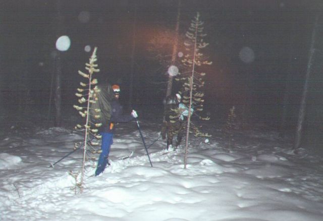 Kello oli noin kuusi illalla, kun Kemihaarasta l�hdimme.